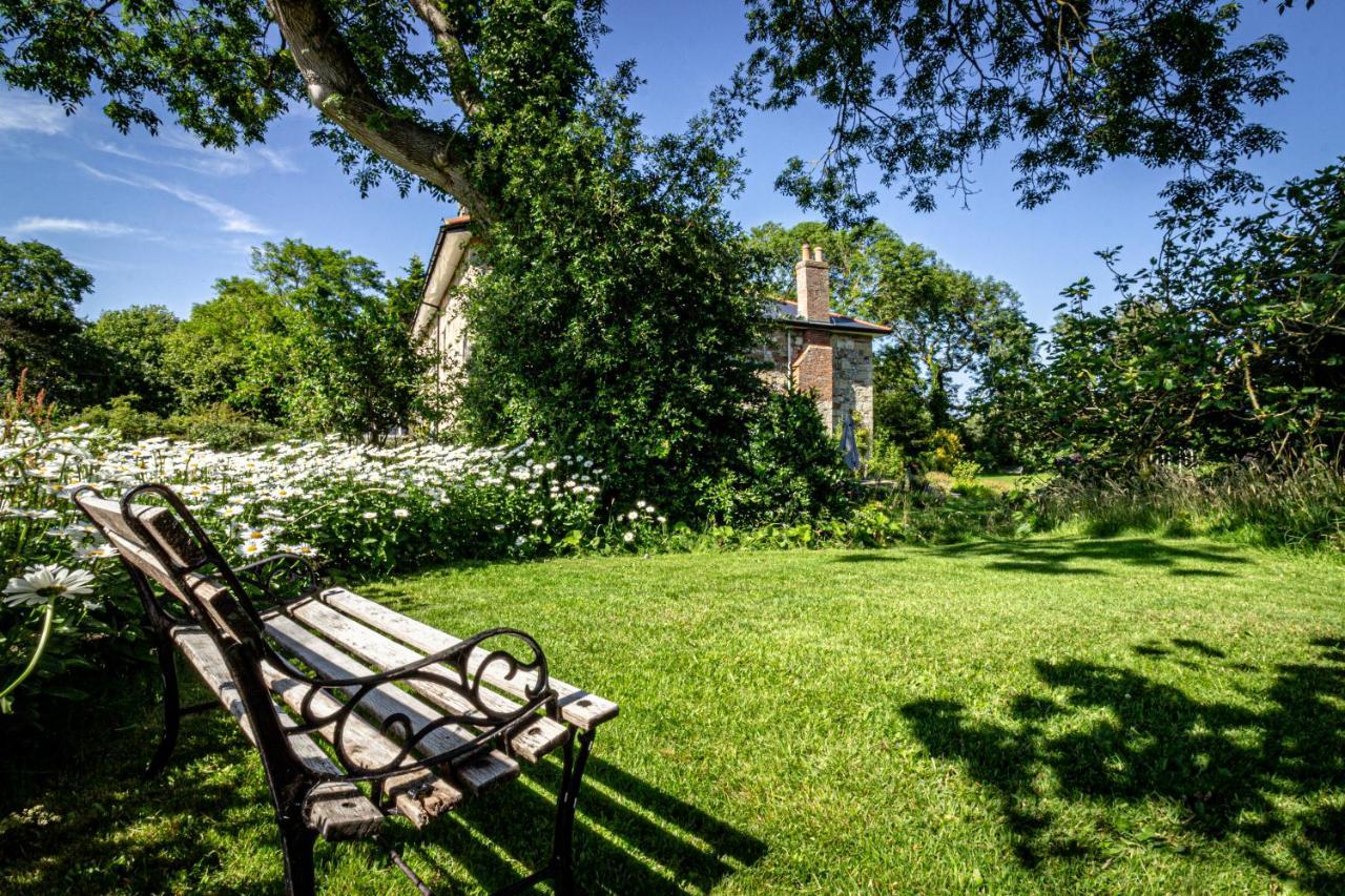Cosy Wolf Bed & Breakfast Freshwater Exterior photo
